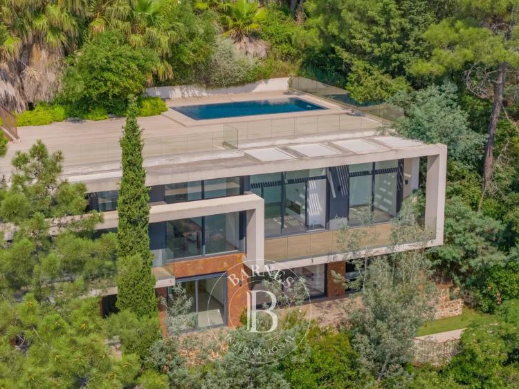 SUPERBE VILLA : THEOULE SUR MER