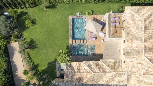Nouvelle villa de luxe dans domaine privatif au centre de Saint-Tropez