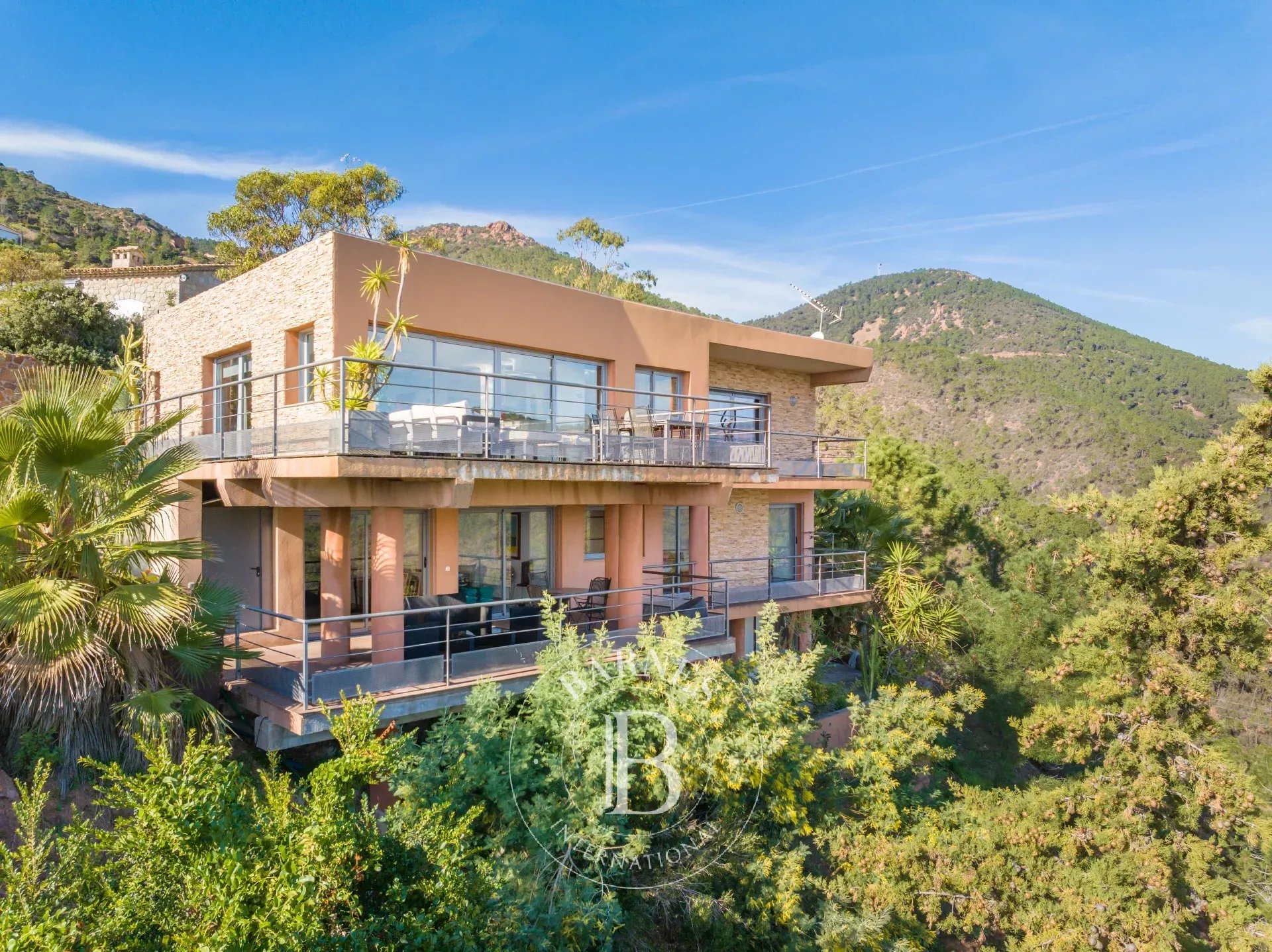 THÉOULE - VILLA CONTEMPORAINE - VUE MER PANORAMIQUE