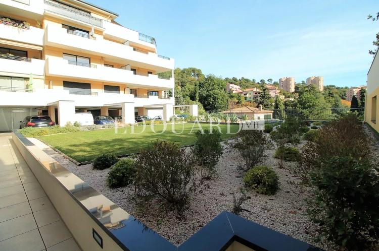 Bel trois pièces en excellent état dans résidence moderne avec piscine et performante sur le plan énergétique