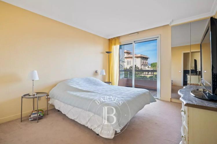 NICE – LA LANTERNE — APPARTEMENT TRAVERSANT AVEC VUES MER & GRANDE TERRASSE