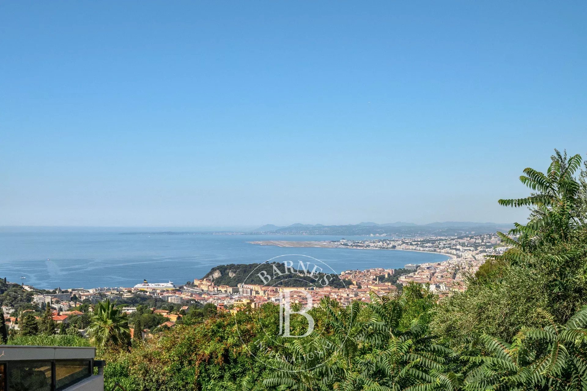 NICE – SECTEUR VINAIGRIER - VASTE PROPRIÉTÉ D'EXCEPTION AVEC MAISON D'HÔTES, PISCINE, TENNIS ET VUE PANORAMIQUE