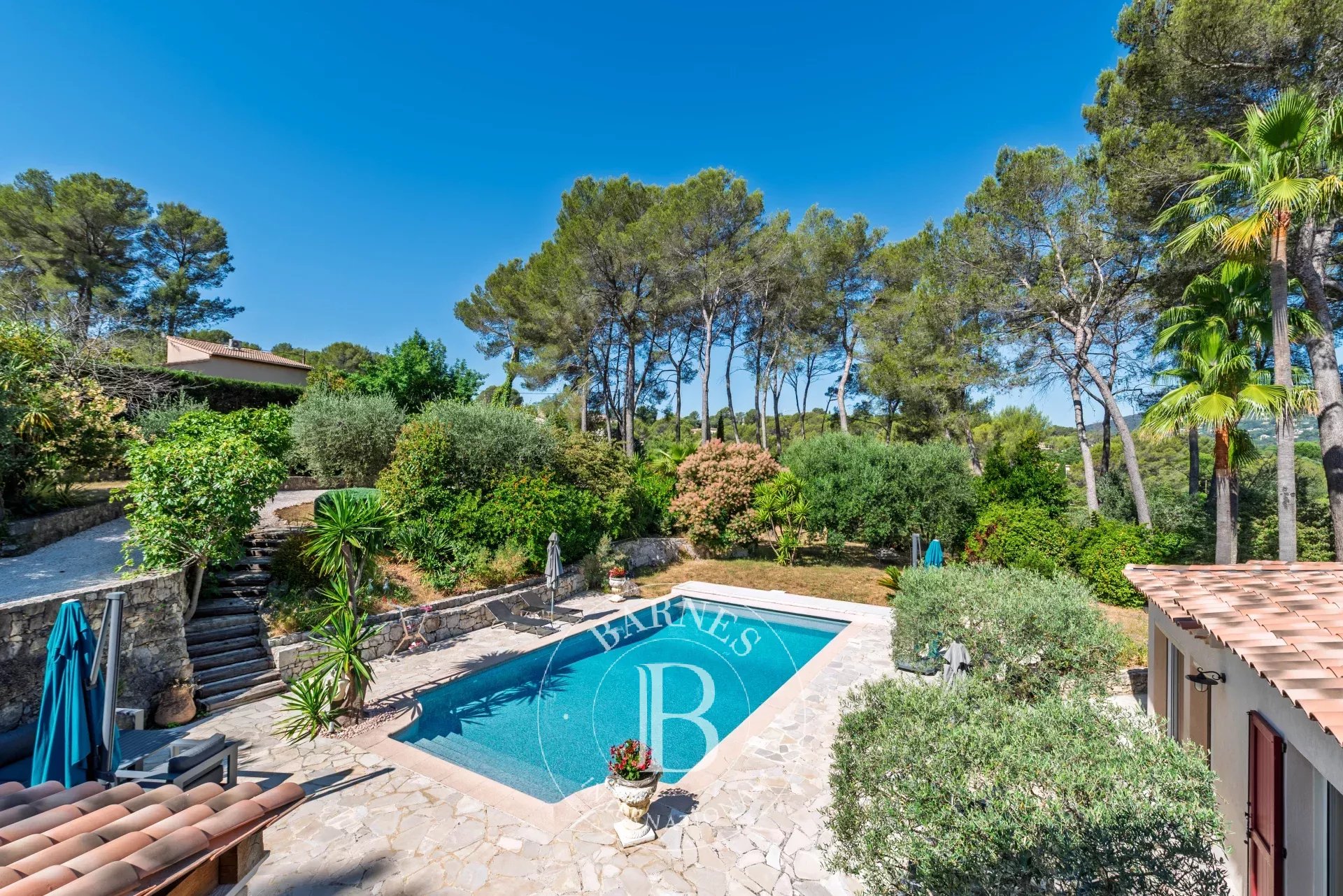 Peymeinade - Villa rénovée au calme absolu avec piscine