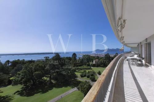 Cannes, la Californie - 5 Pièces avec vue féérique sur la mer et la baie de Cannes - Prestigieuse résidence