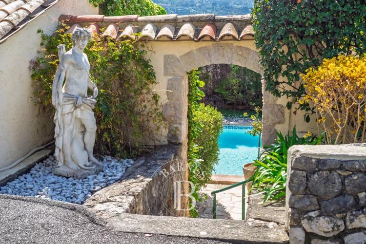 Grasse Saint-Jean - Villa avec appartement indépendant en position dominante vue mer au calme