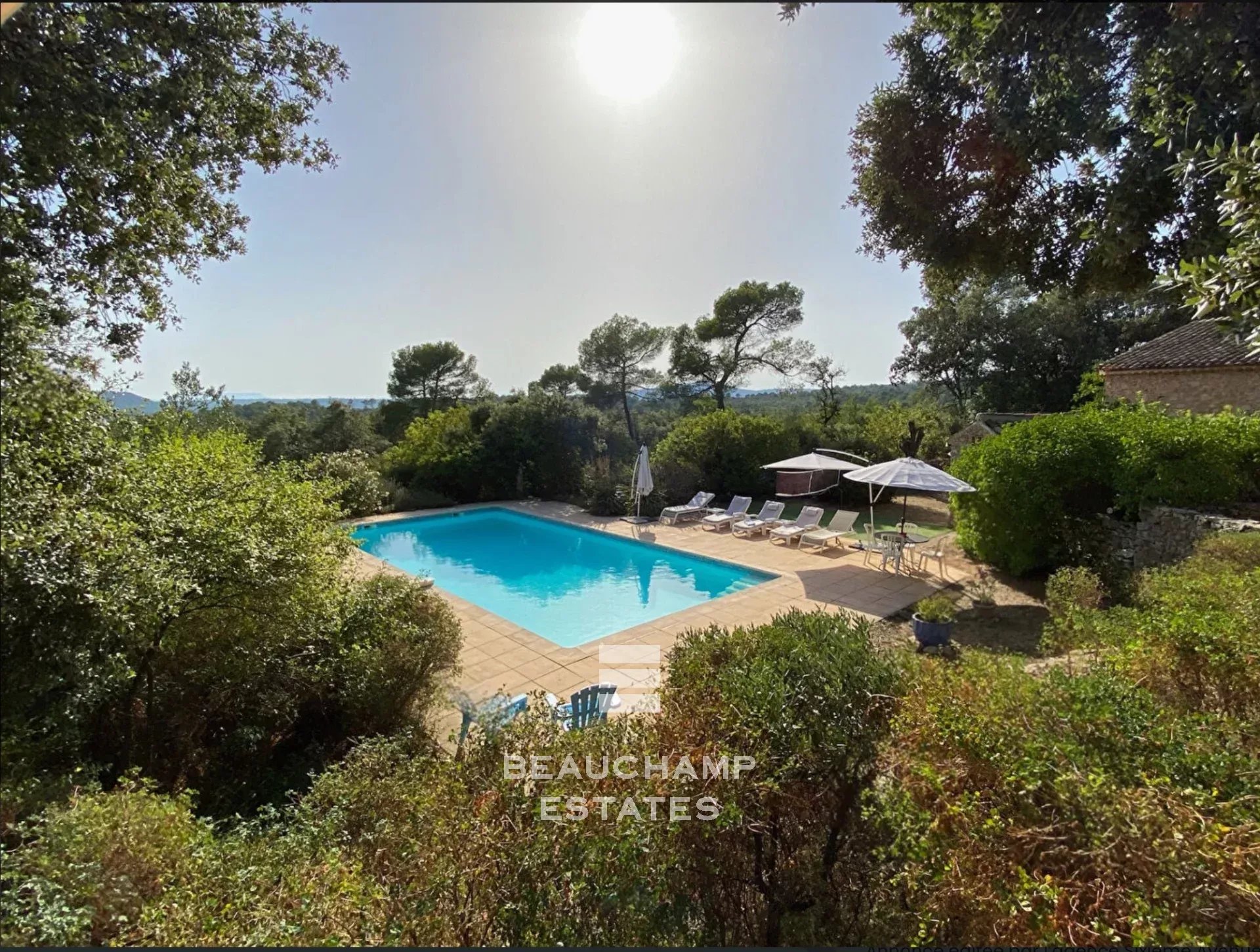 Bastide en pierre 7 chambres - Fox-Amphoux