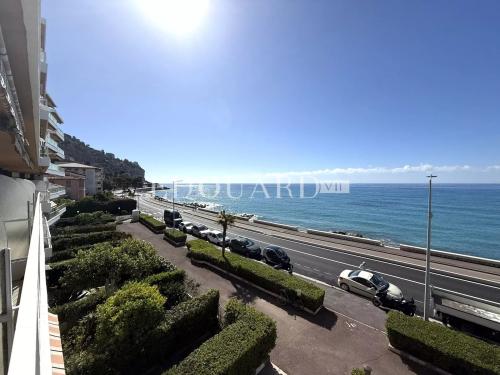En exclusivité trois pièces face aux plages avec terrasse, splendide vue mer panoramique et garage