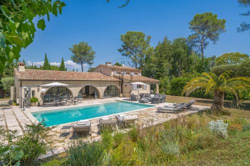 MOUGINS - VILLA DE CHARME - PROCHE DE L'ETANG