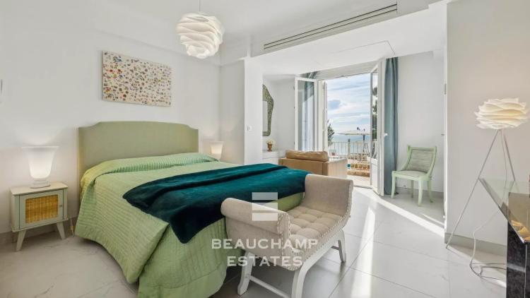 Saint-Jean-Cap-Ferrat – Villa Provençale avec Vue Mer Panoramique et Piscine Chauffée