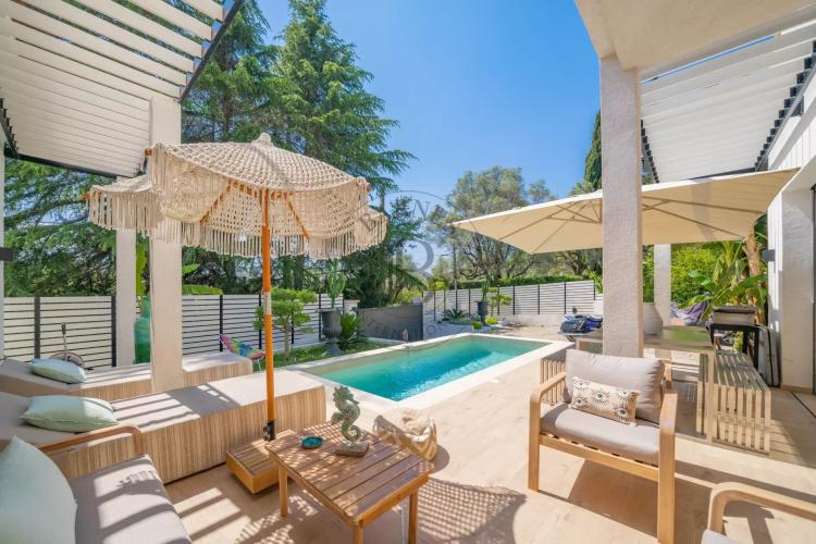MOUGINS - VILLA NEUVE - AU PIED DU VILLAGE
