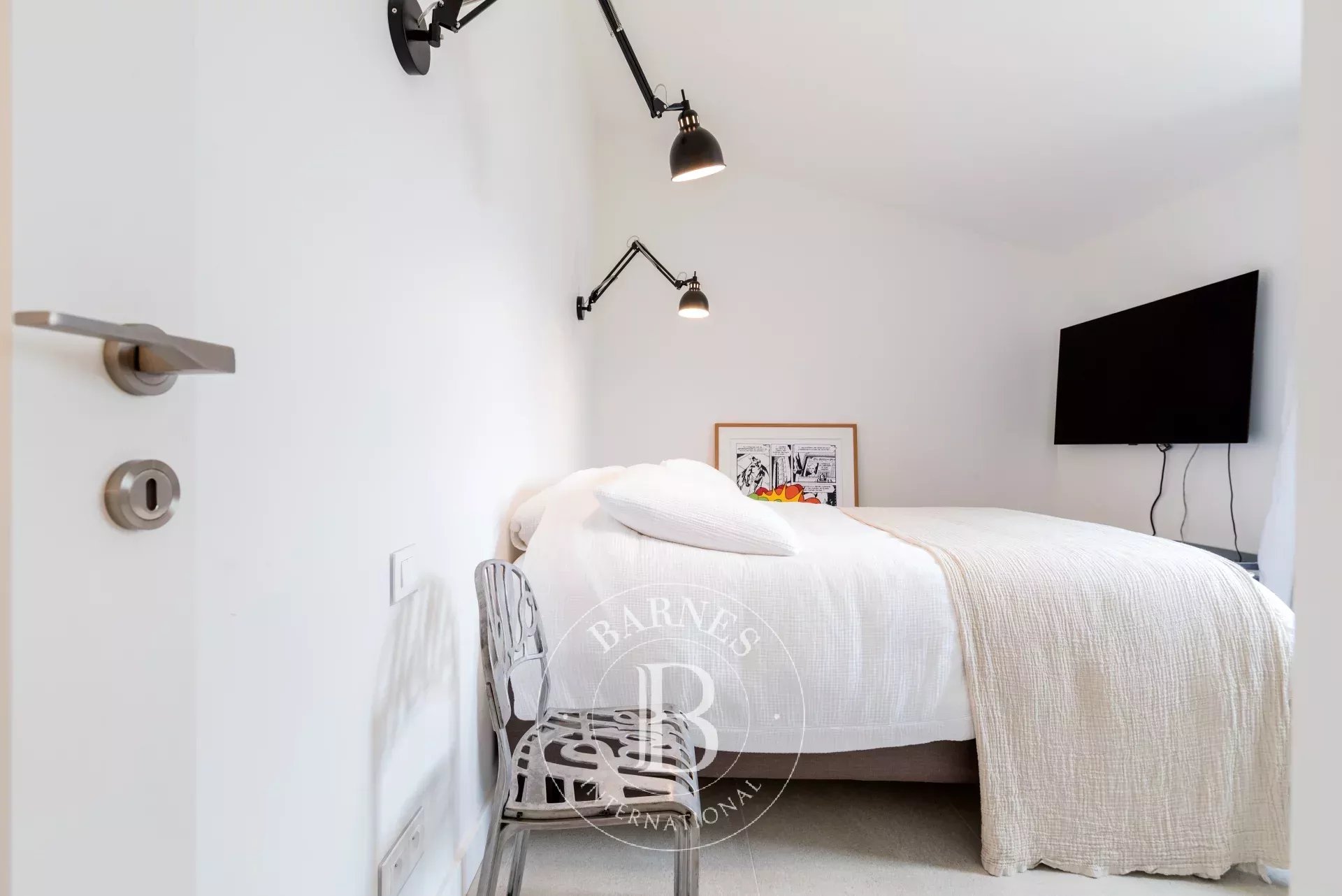 Valbonne - A pied du village - Propriété familiale rénovée - Maison d’amis - Mazet - Appartement indépendant.