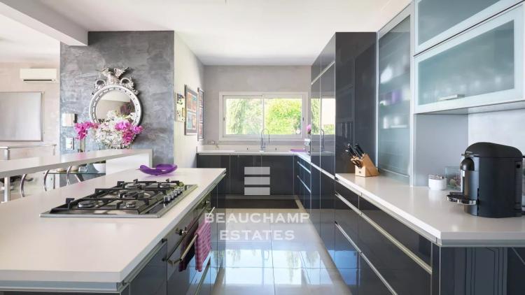 Exclusivité - Villa moderne 5 chambres avec vue mer panoramique - Golfe Juan