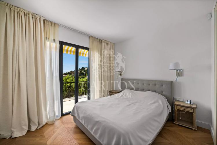 Propriété de charme avec vue mer panoramique et cadre privilégié proche Monaco