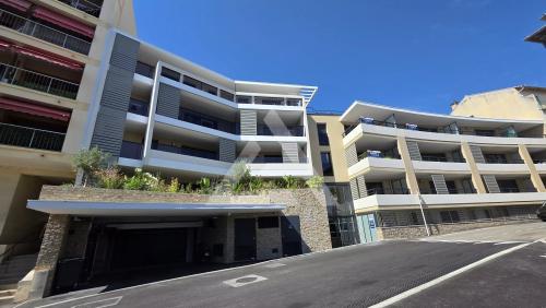CAP D'AIL - GARAGE EN SOUS-SOL - RESIDENCE NEUVE EN CENTRE-VILLE