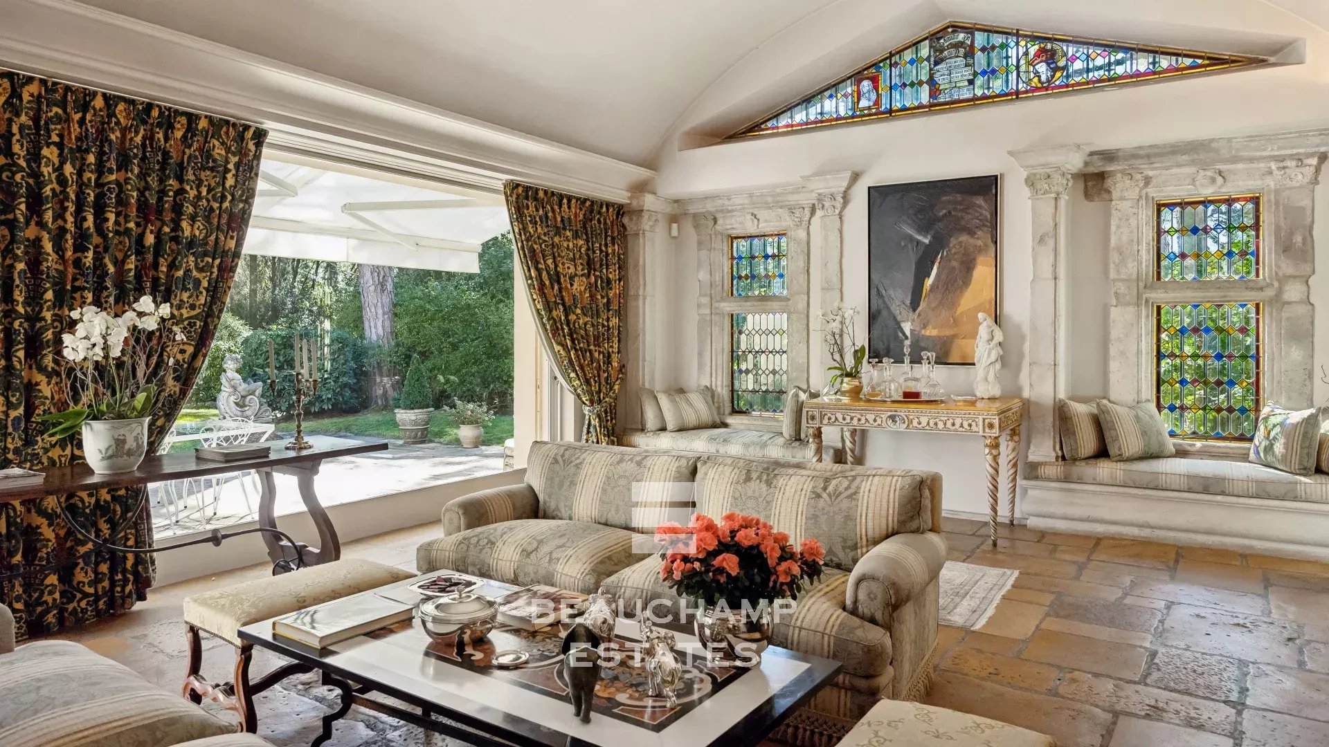 Vente aux enchères : Bastide en pierre 9 chambres  - Auribeau-sur-Siagne