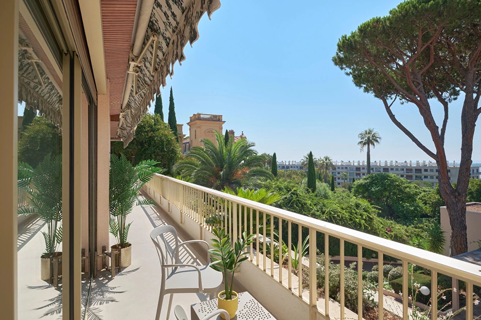 APPARTEMENT 5P - CANNES CALIFORNIE -  GRANDE TERRASSE - VUE MER - PISCINE