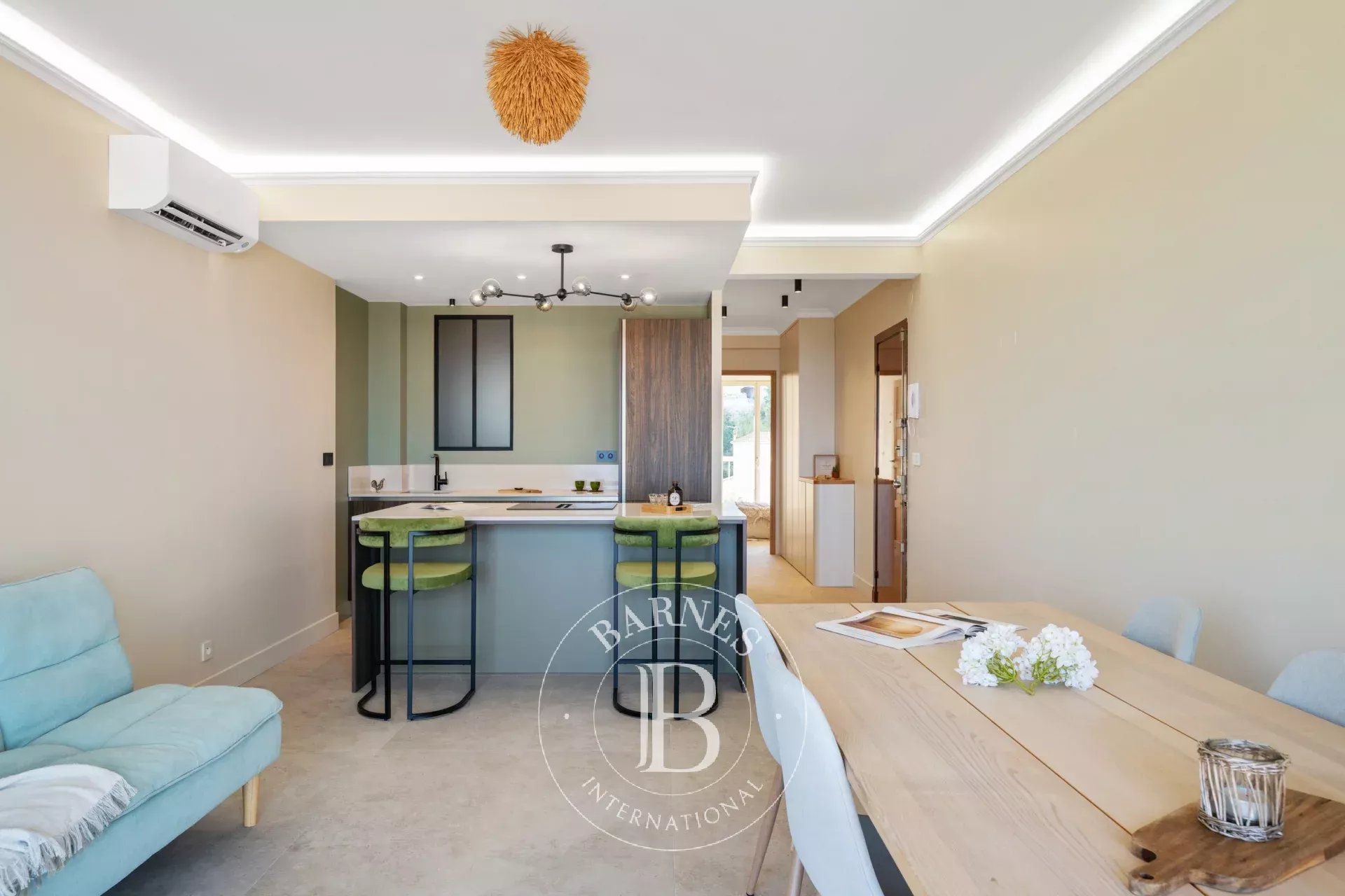 BEAULIEU-SUR-MER – APPARTEMENT D’EXCEPTION AU DERNIER ÉTAGE - VUE MER ET MONTAGNE