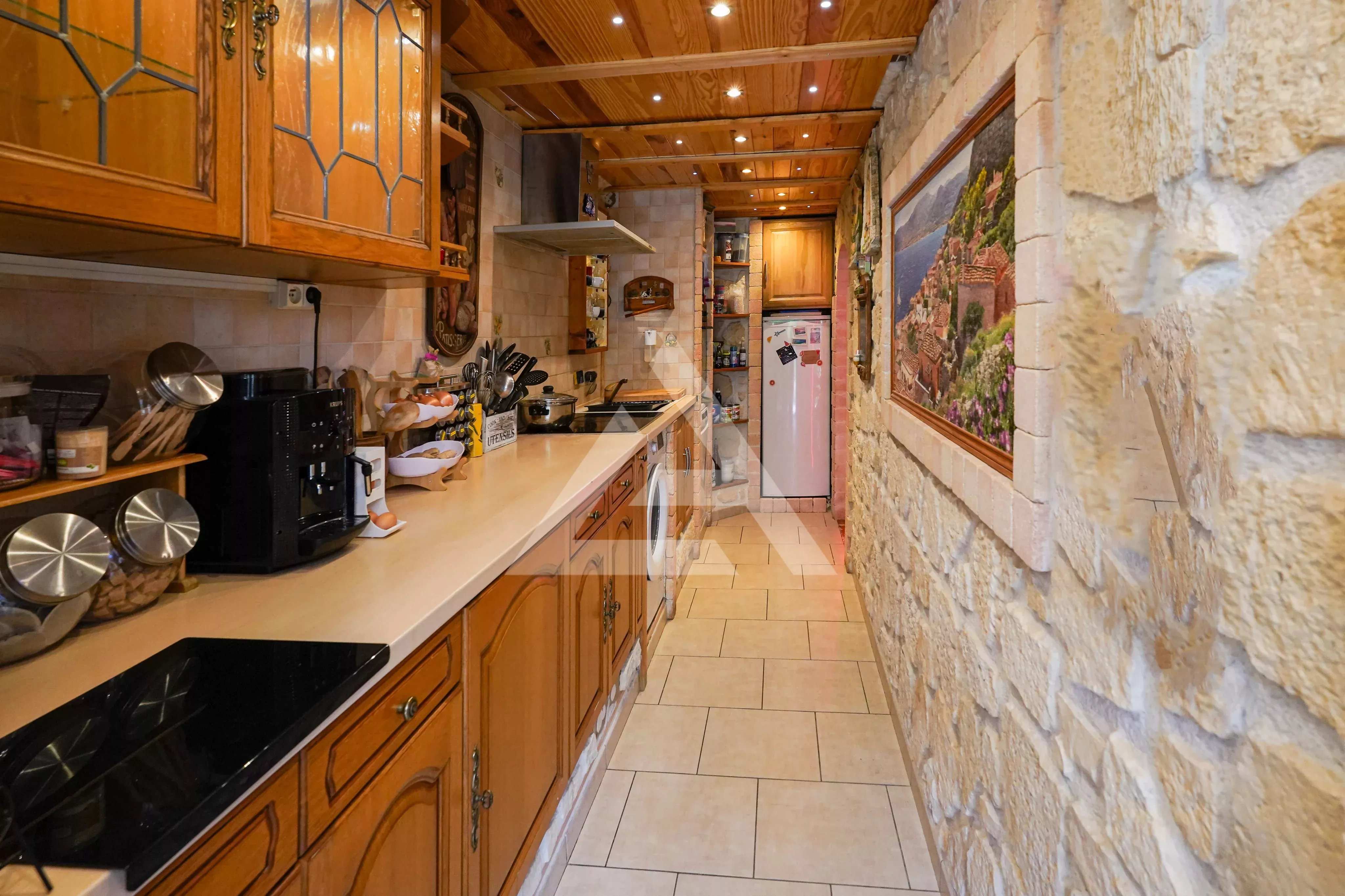 MENTON BORRIGO - 4 PIECES - CAVE ET PARKING