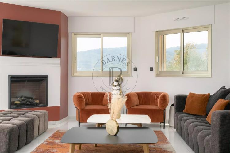 PROCHE MOUGINS - VILLA PROVENÇALE RENOVEE - VUE MER PANORAMIQUE