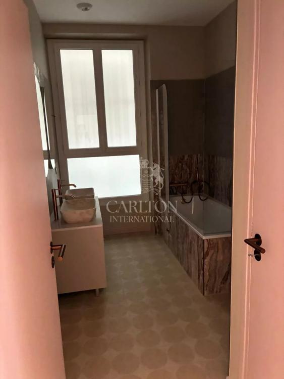 Appartement refait à neuf – Carré d’Or, Nice