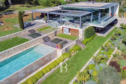 Entre Cannes et Nice - Domaine fermé - Contemporaine d’exception - Vue mer
