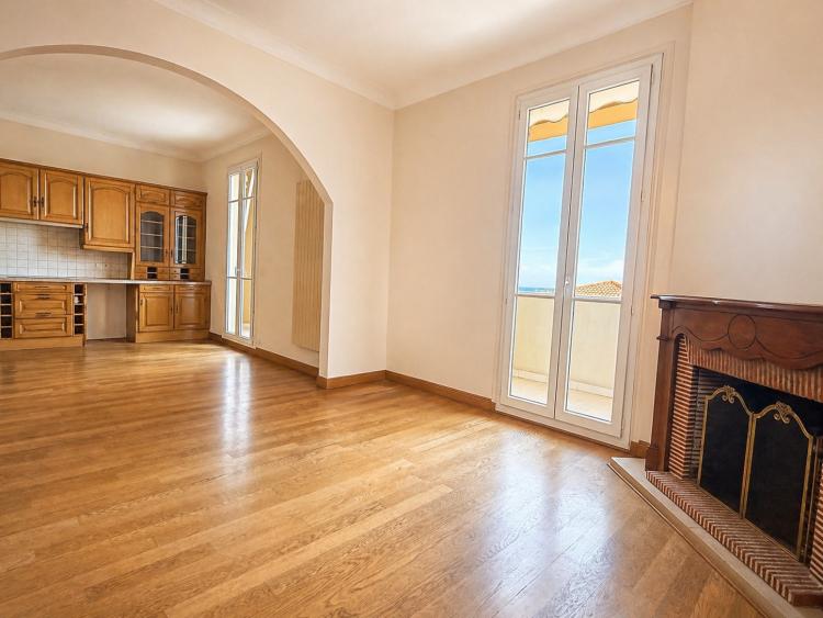 FCRp4_salon-3-pieces-villa-nel-rue-bosio-1777468921.jpg
