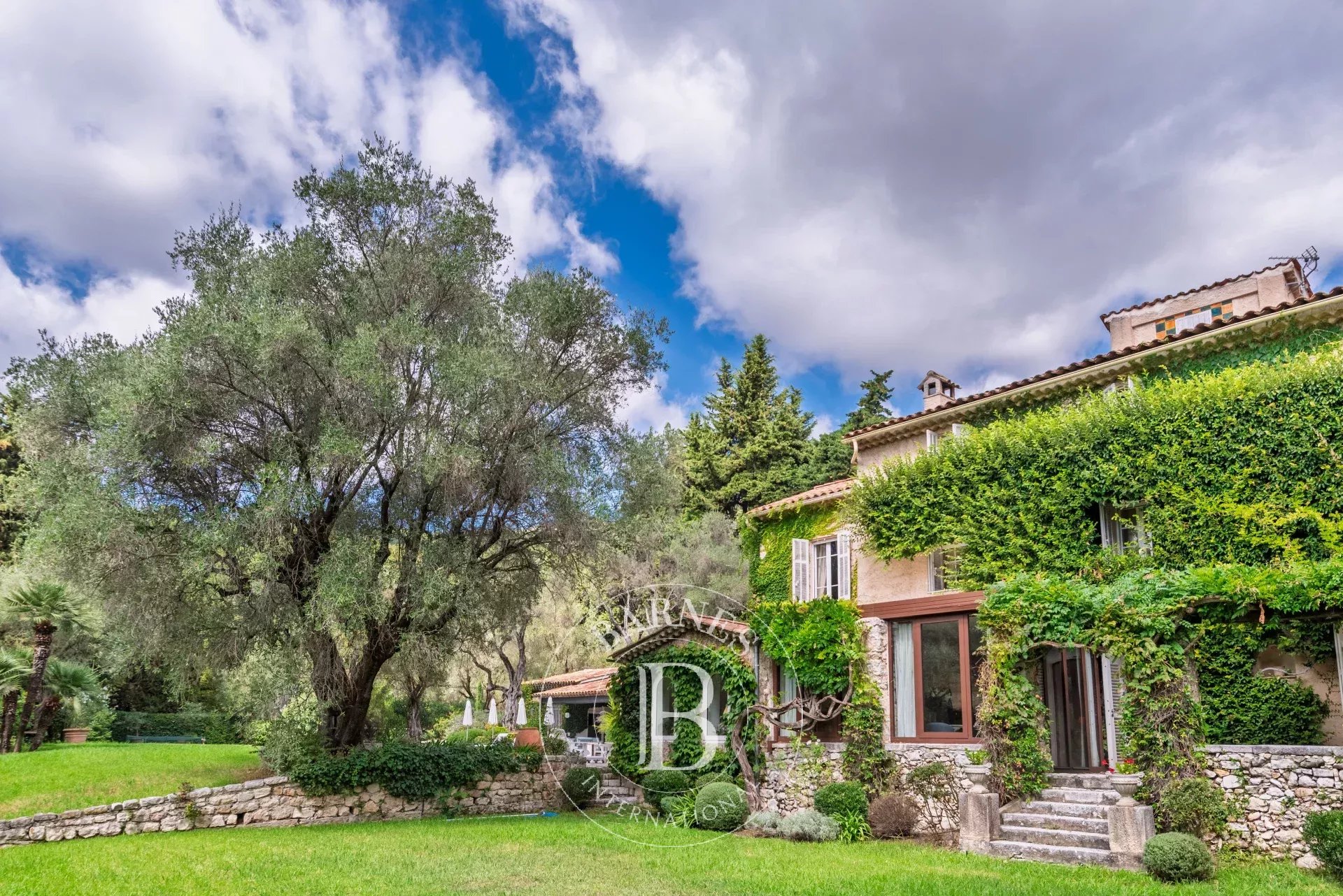 Vence - La Bastide de la Sine, propriété d’exception en pierres du XVIIIe siècle