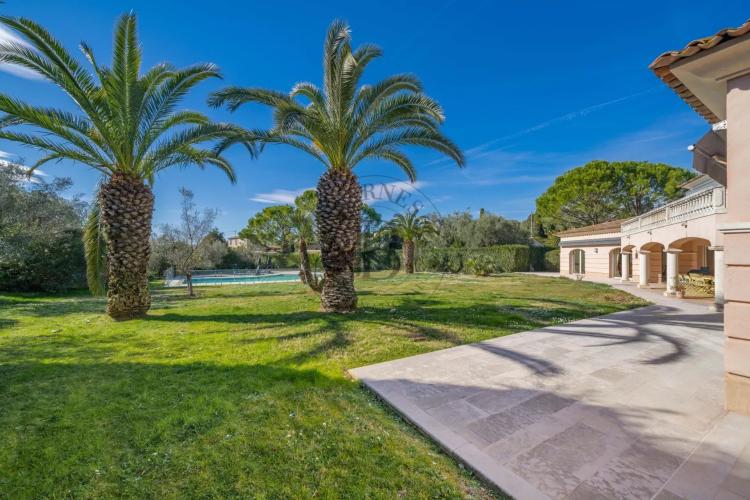 MOUGINS – SECTEUR RÉSIDENTIEL PREMIUM
