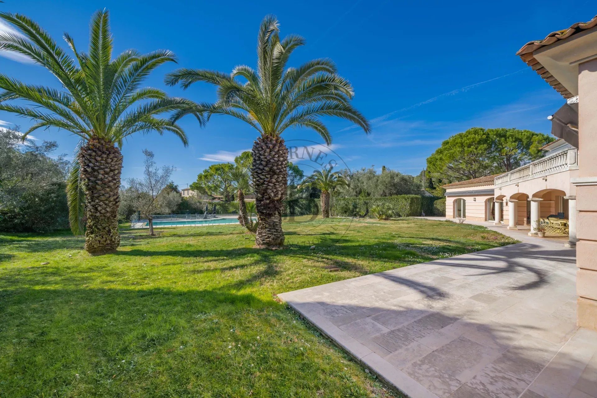 MOUGINS – SECTEUR RÉSIDENTIEL PREMIUM