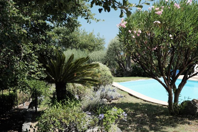 VENTE MAGNIFIQUE VILLA AVEC PISCINE RCM