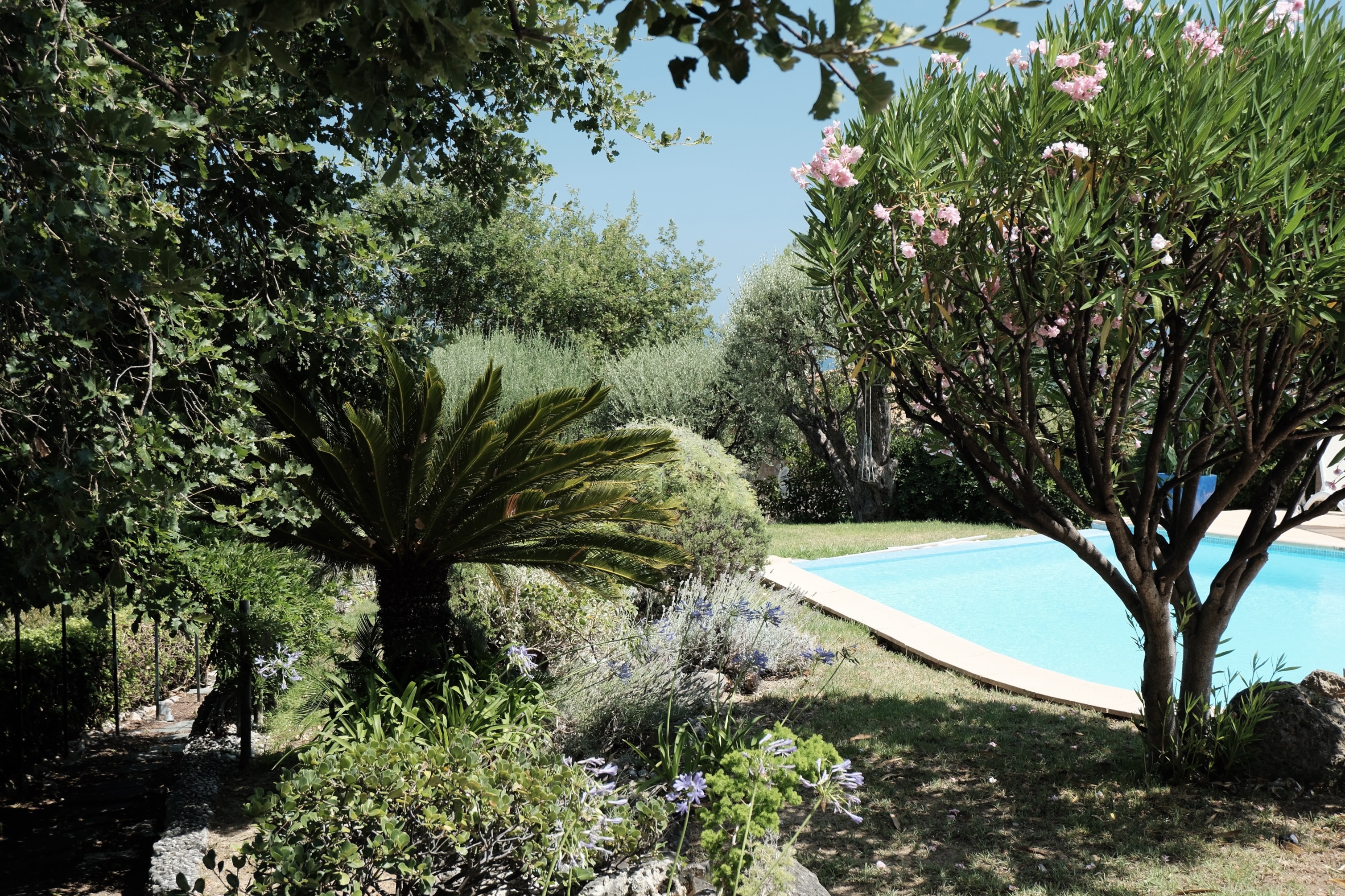 VENTE MAGNIFIQUE VILLA AVEC PISCINE RCM