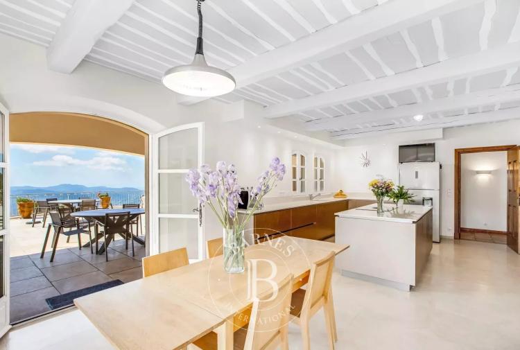 CABRIS - Élégante propriété avec vue imprenable - 6 chambres et un studio