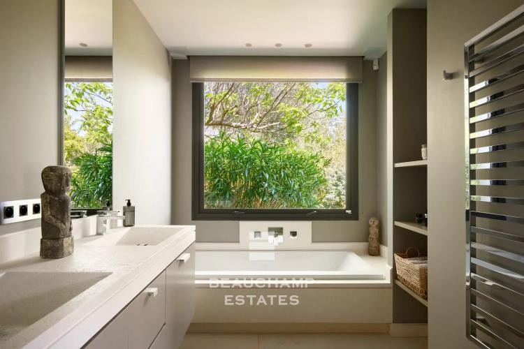 Exclusivité - Montauroux – Villa contemporaine avec vue panoramique
