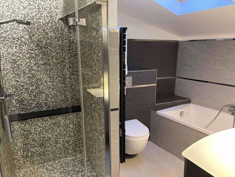 fGlHu_bathroom-1779287394.jpg