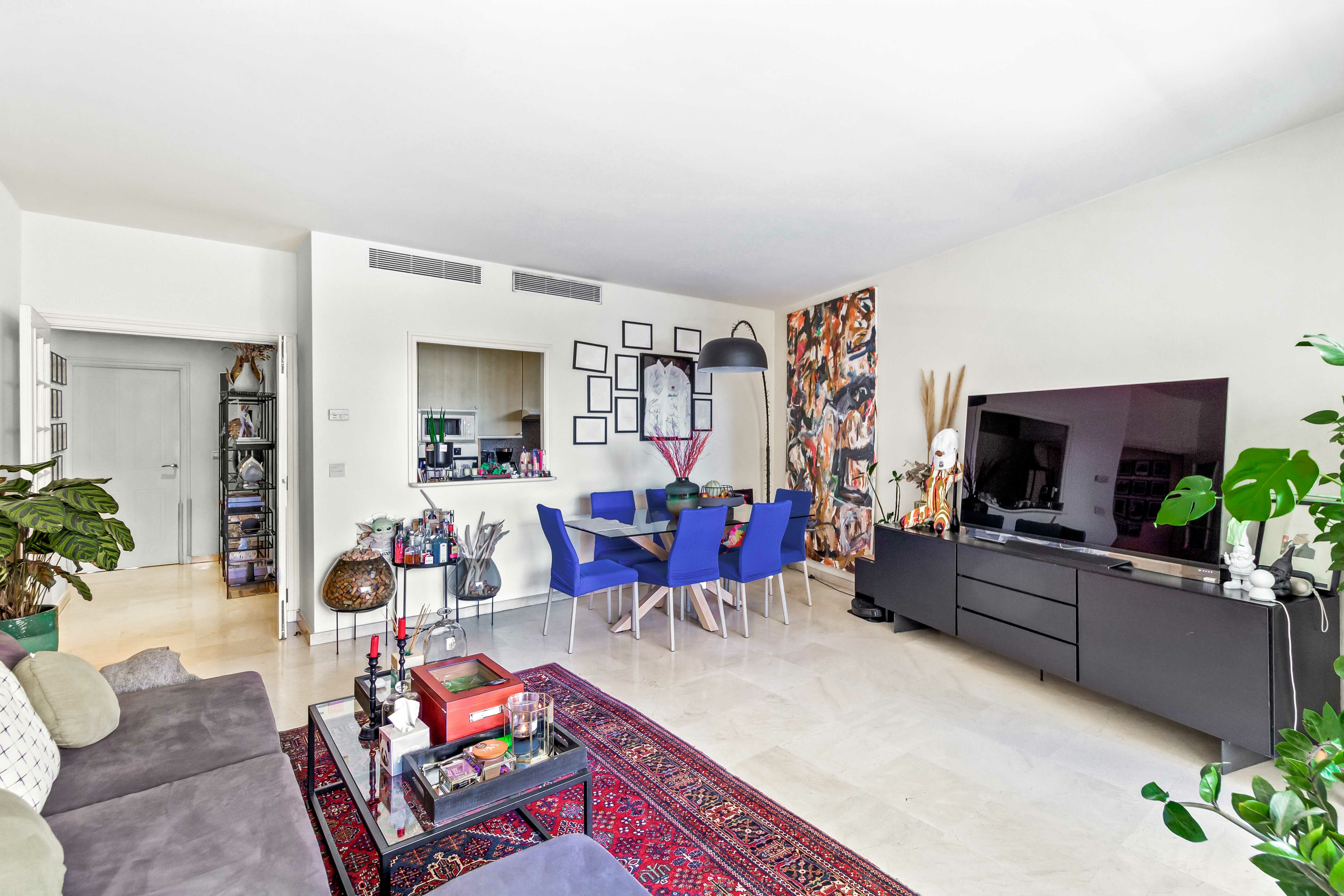 Villa Bianca: Spacieux 3 Pièces à Proximité de Mareterra avec Parking Double & Cave