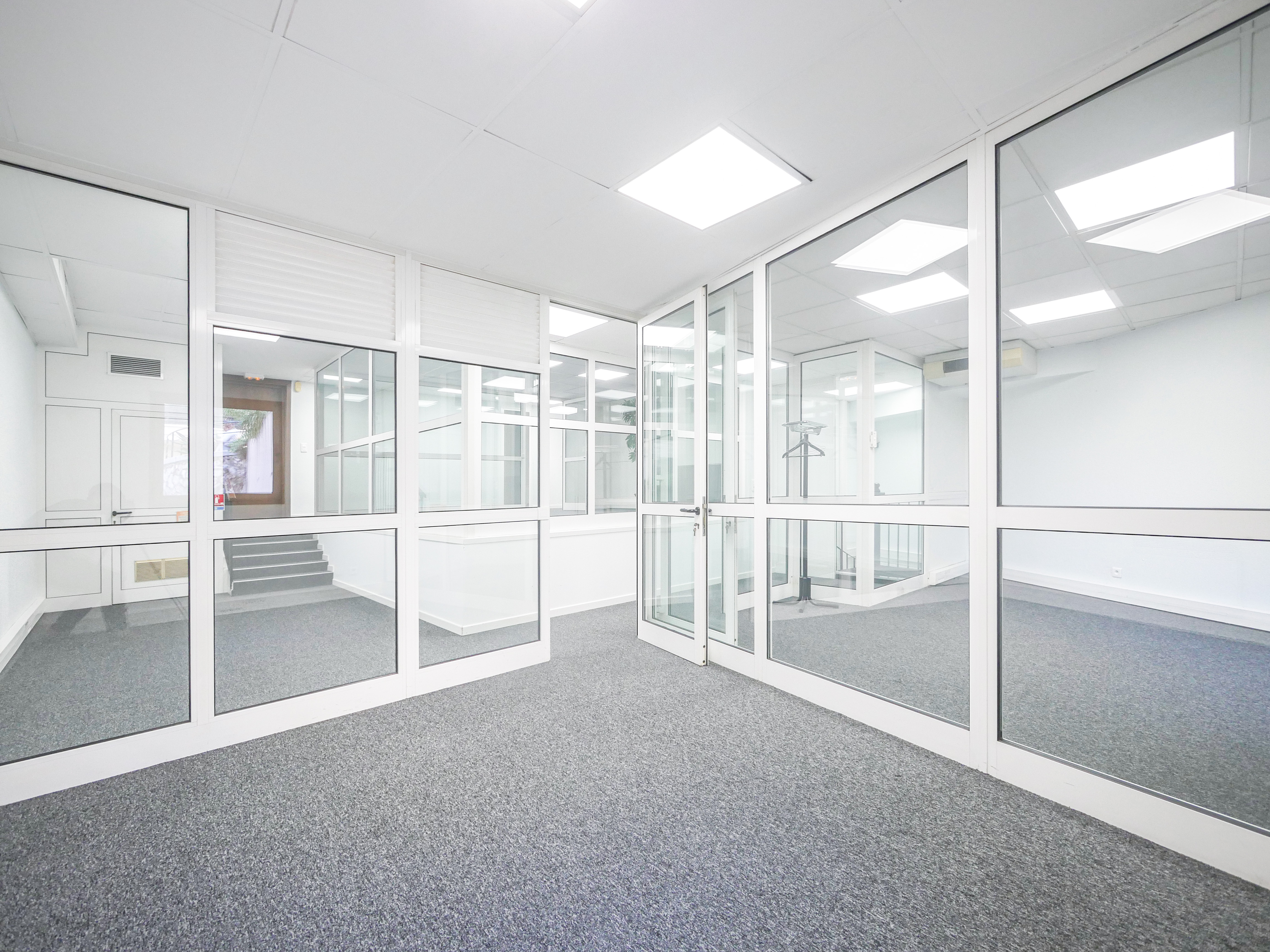 CARRE D'OR - LOCAL A USAGE DE BUREAUX OU COMMERCIAL