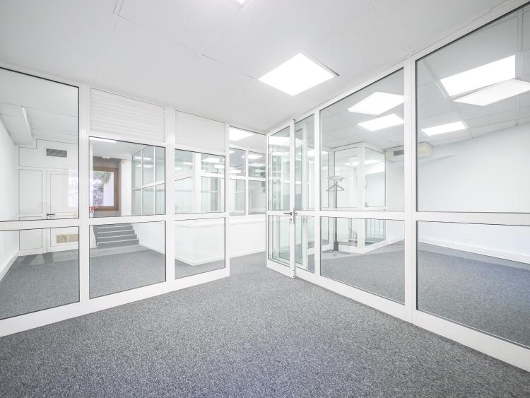 CARRE D'OR - LOCAL A USAGE DE BUREAUX OU COMMERCIAL