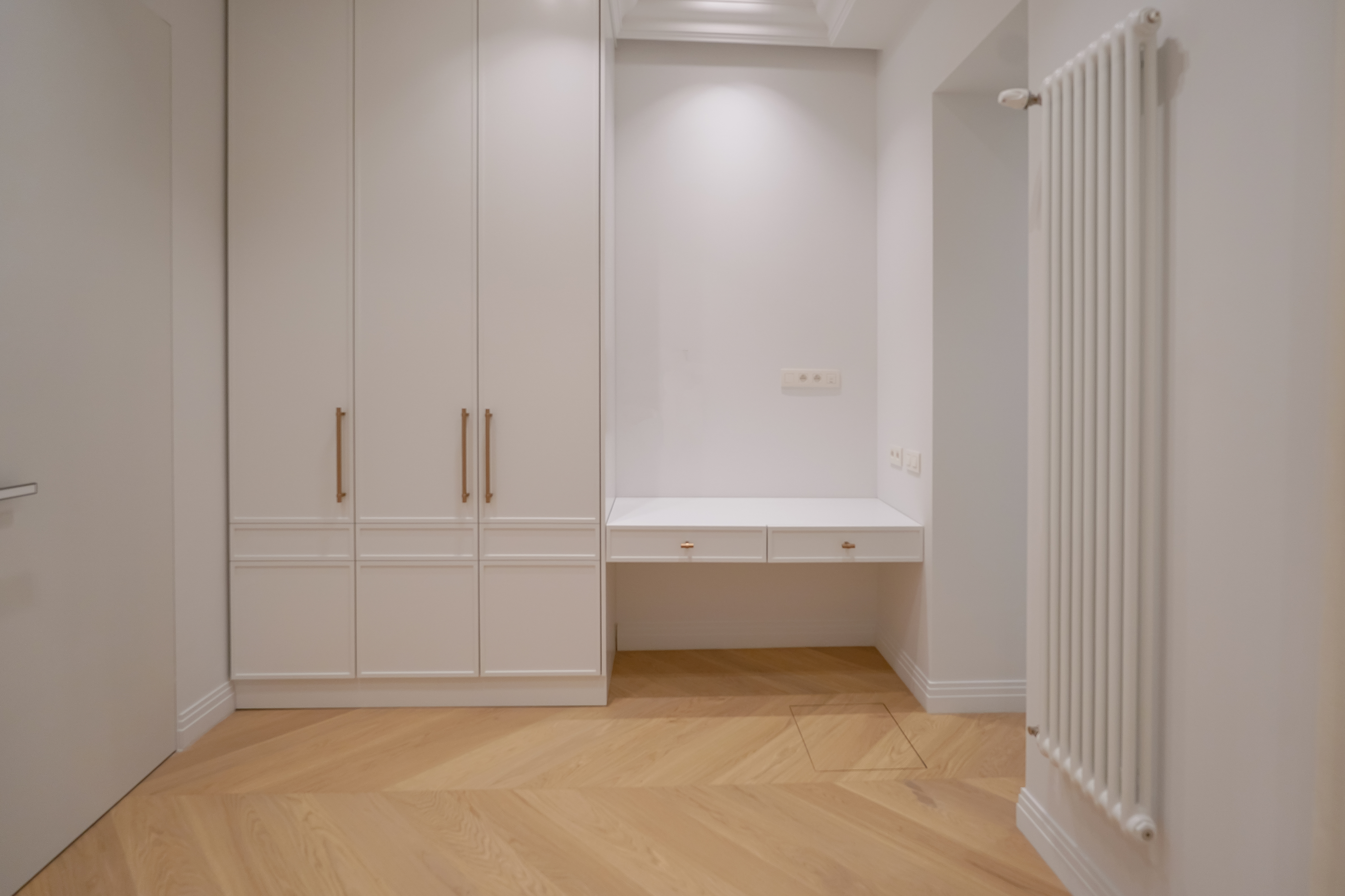 CAP D'AIL - APPARTEMENT SPACIEUX - DERNIER ETAGE AVEC JARDIN
