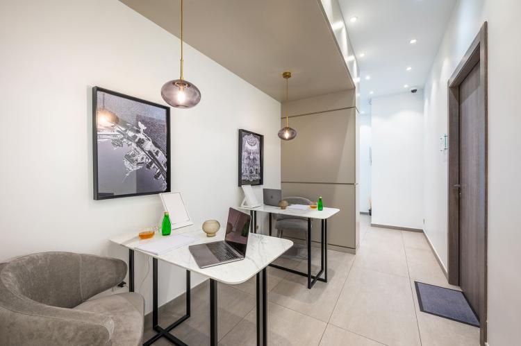 JARDIN EXOTIQUE: bureau de 10m2 en location
