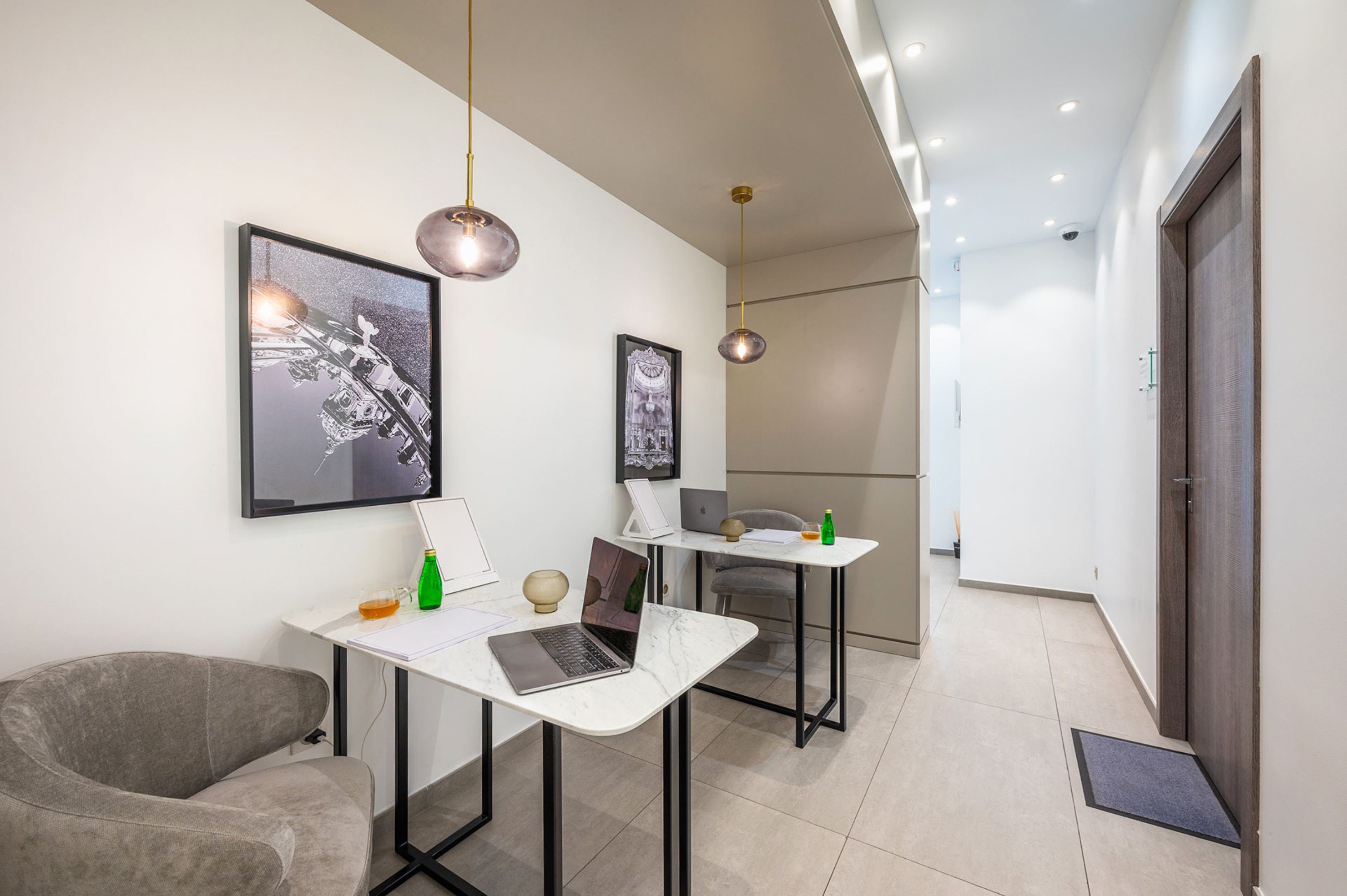 JARDIN EXOTIQUE: bureau de 10m2 en location