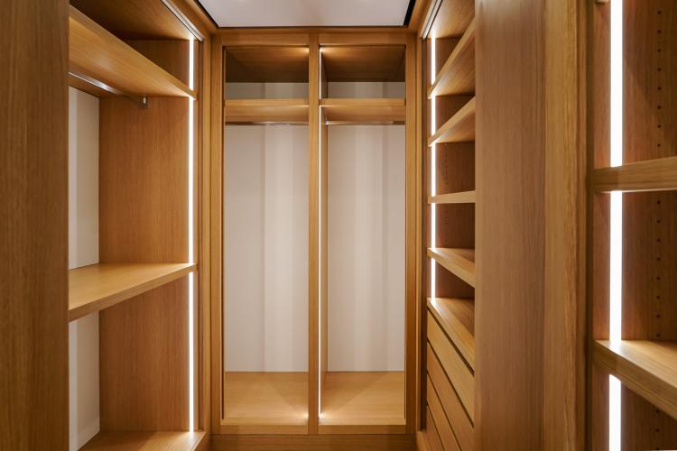 G6iMv_dressing-chambre-1-renzo-barnes-monaco-1762538944.jpg