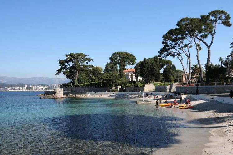 GhMx5_plage-des-ondes-sur-le-cap-d-antibes-9-1712070697.jpg
