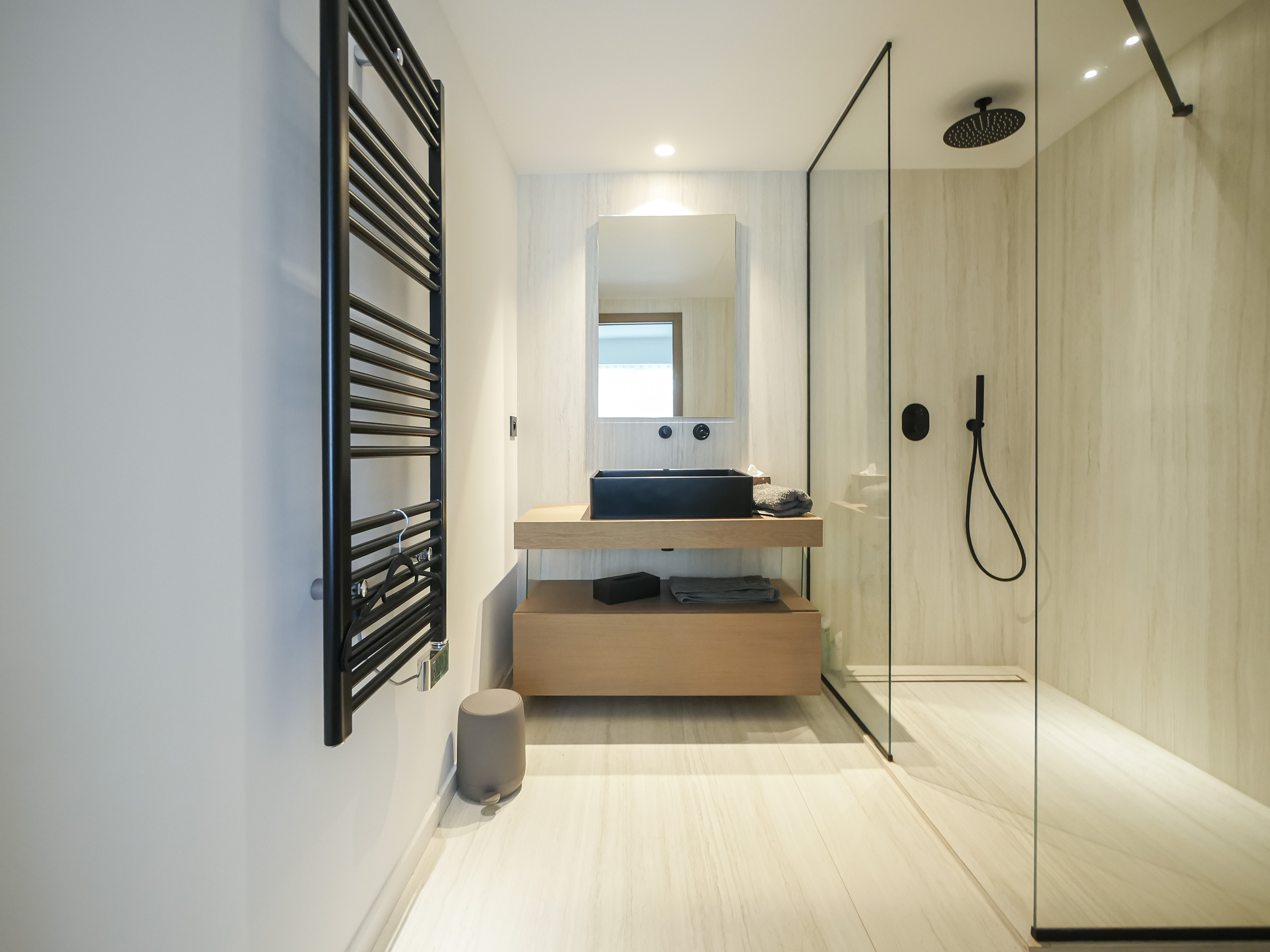 CAP MARTIN - VILLA CONTEMPORAINE - SECTEUR PRISÉ