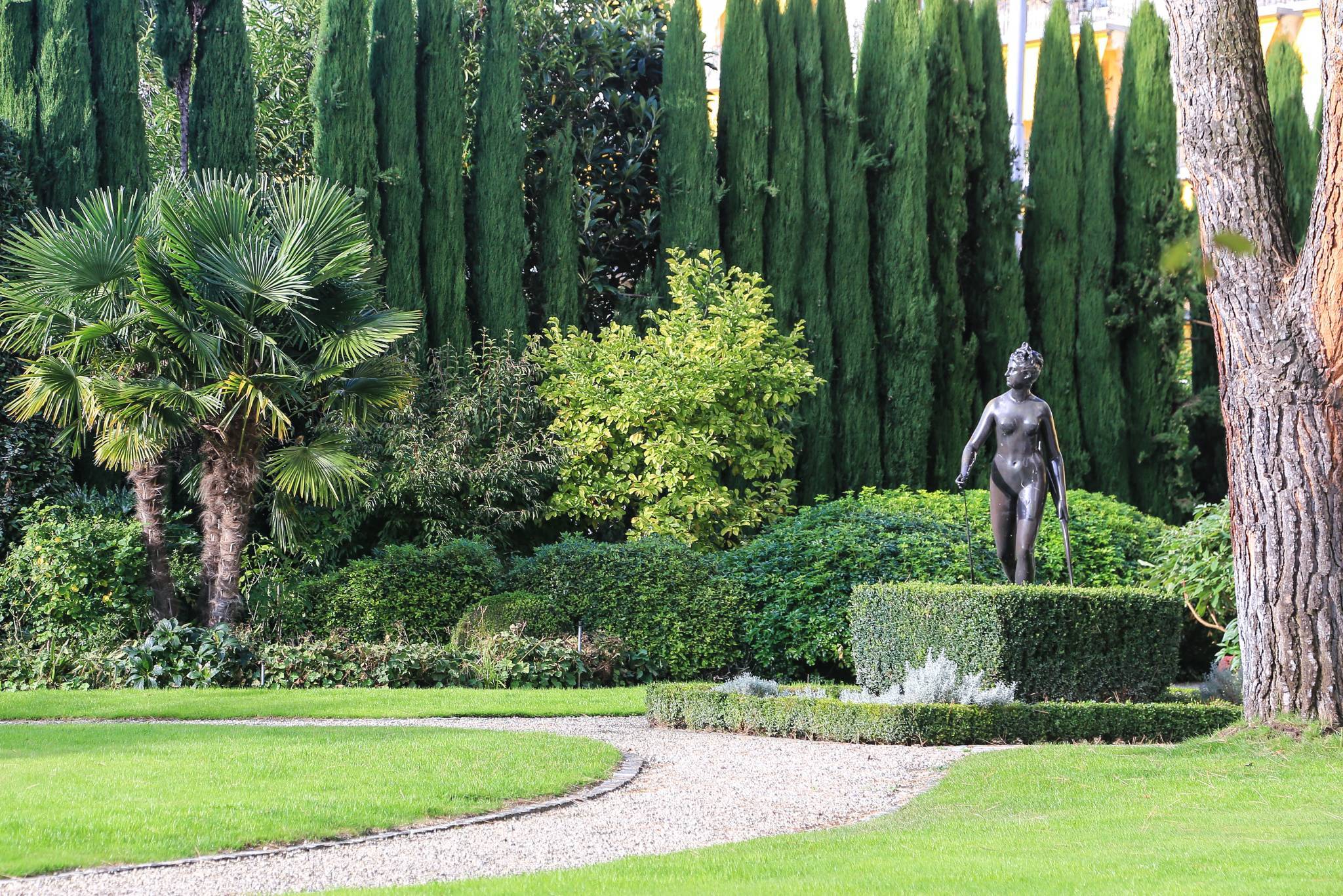 Perle architecturale au bord du lac
