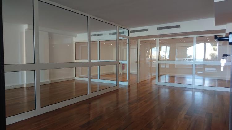 Agréable Bureau Fontvieille rénové!