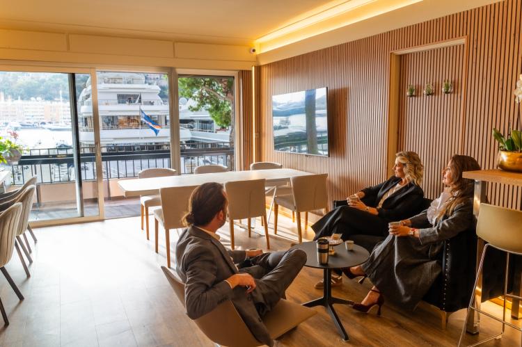 PORT HERCULE: bureau de 25 m2 en location