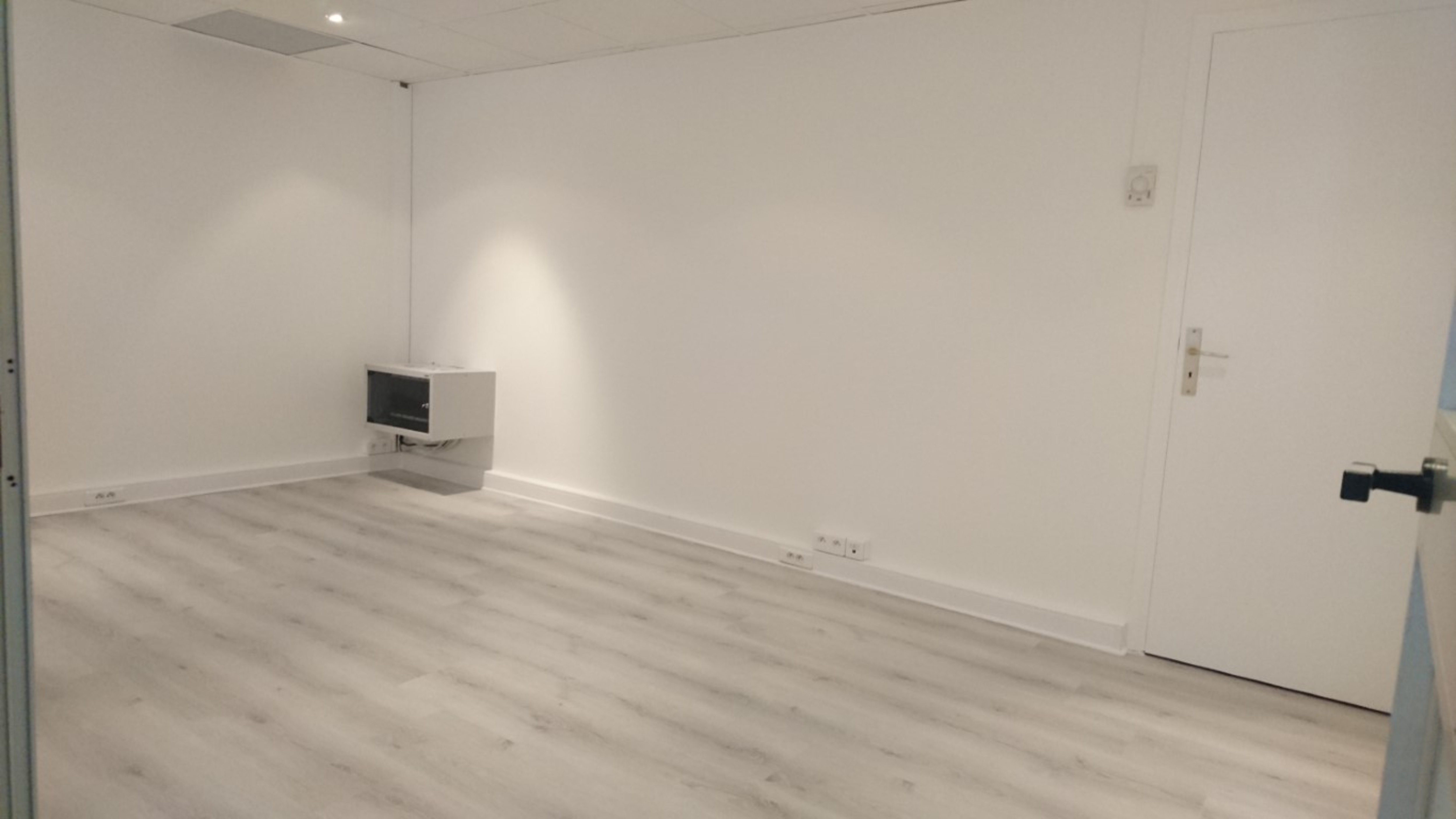 hFjwe_bureau-3-moyen--1728663559.jpg