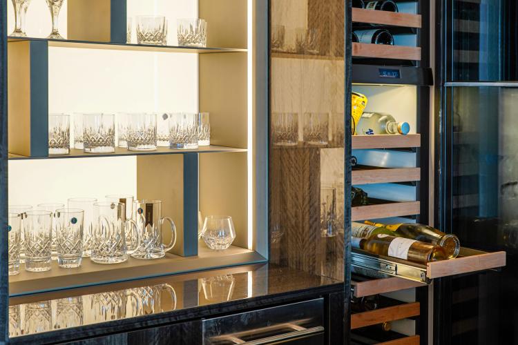Hlgqe_ave-a-vin-fontvieille-valeri-agency-monaco-1776355167.jpg