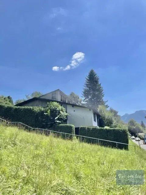 Maison Familiale Des Années 60, Vue Sur Le Lac