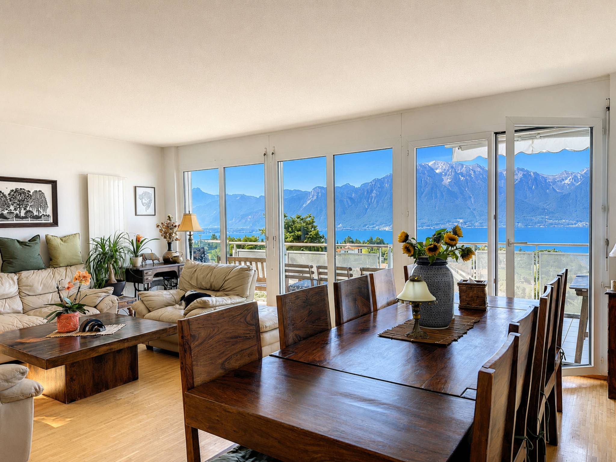 Villa jumelle de 5.5 pièces, avec vue panoramique sur le lac et les Alpes !